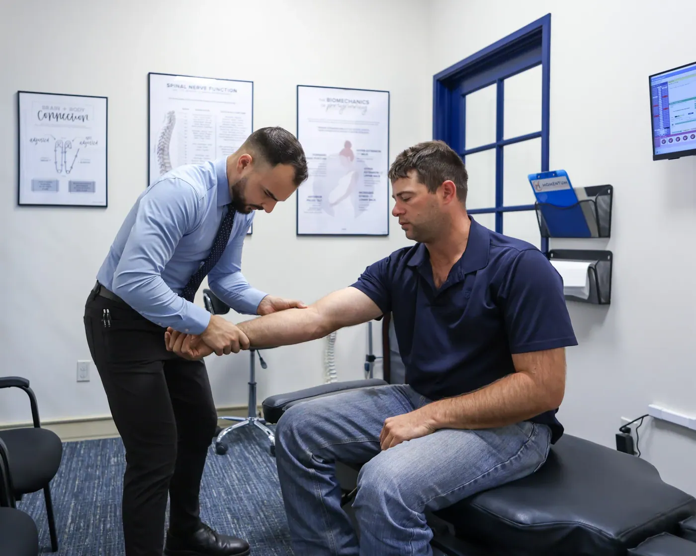 Still Ignoring That Arm Pain? Here’s What Your Body Is Really Trying to Tell You